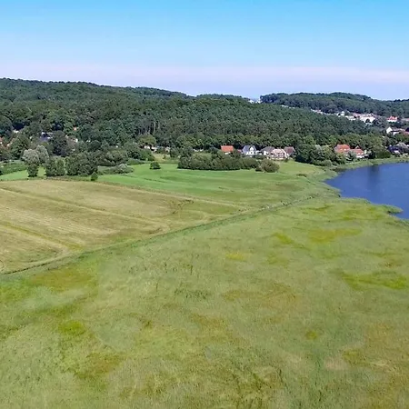 Reeddachhaus Mit Seeblick - Ruhe - Traumhafter Lage Am Selliner Будинок відпочинку