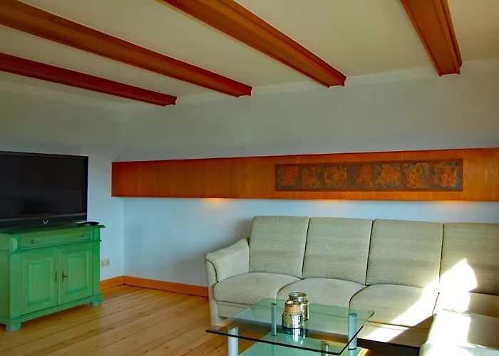 Reeddachhaus Mit Seeblick - Ruhe - Traumhafter Lage Am Selliner