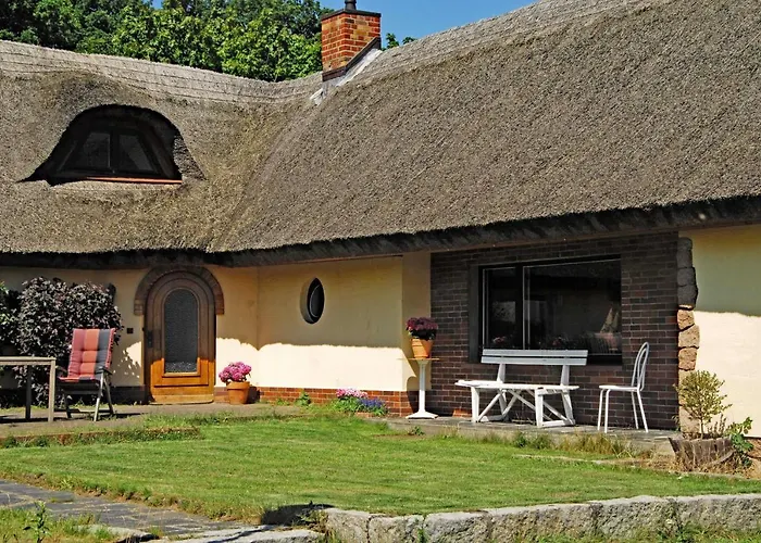 Reeddachhaus Mit Seeblick - Ruhe - Traumhafter Lage Am Selliner Sellin (Rugen)
