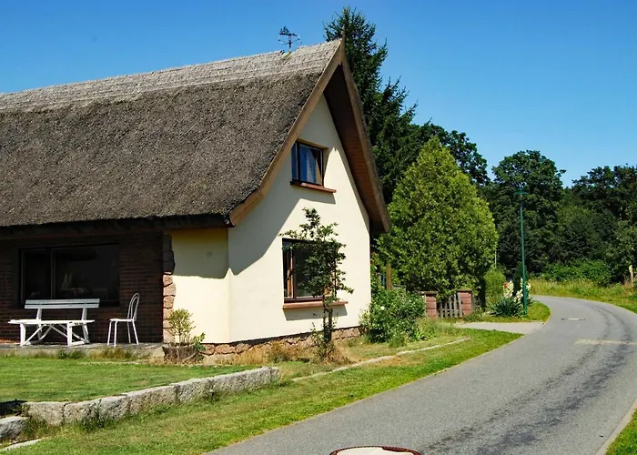 Reeddachhaus Mit Seeblick - Ruhe - Traumhafter Lage Am Selliner Sellin (Rugen)